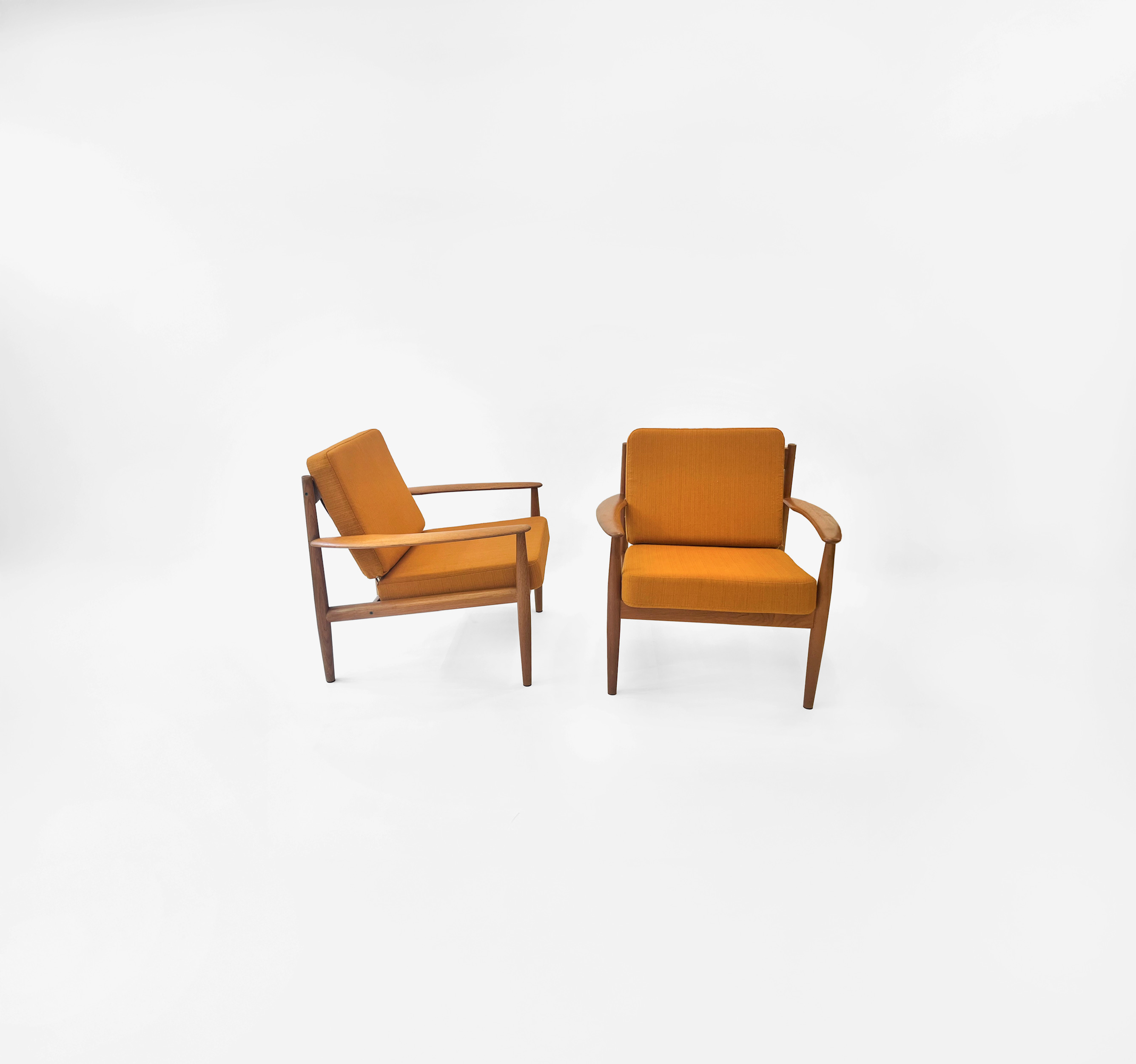 Grete Jalk fauteuils teck
