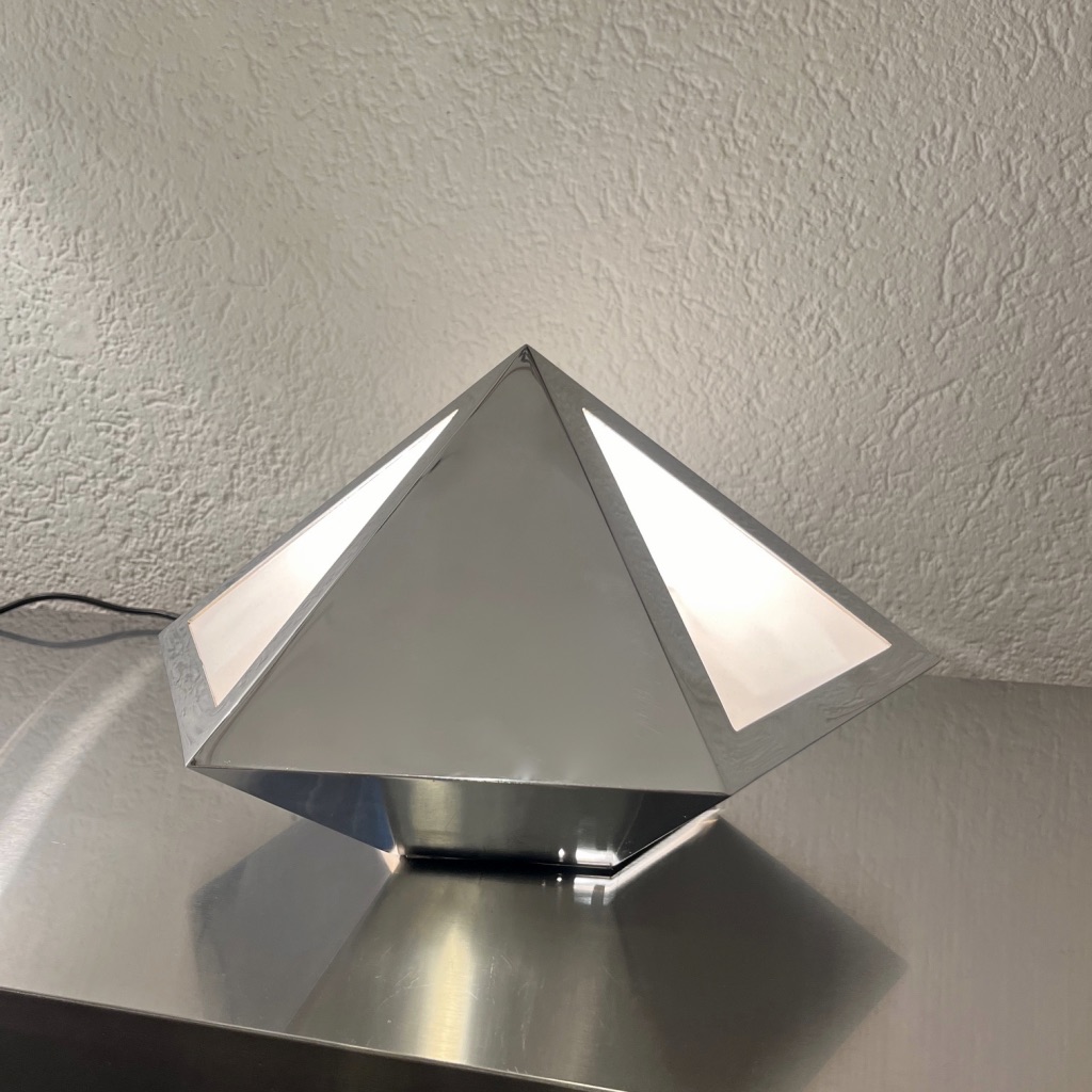 Lampe de table Pyramide chrome 1970s